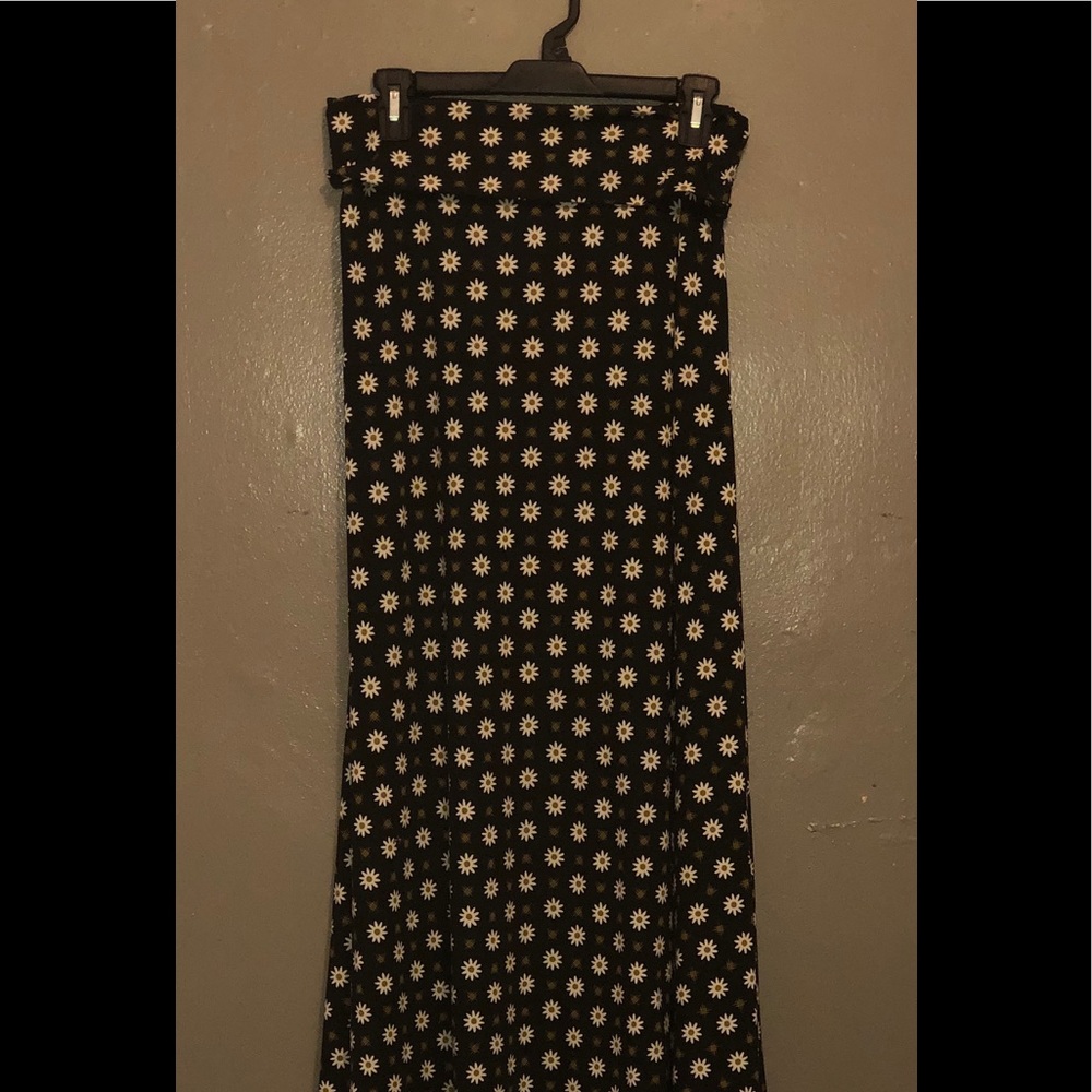 Black Daisy Maxi Skirt